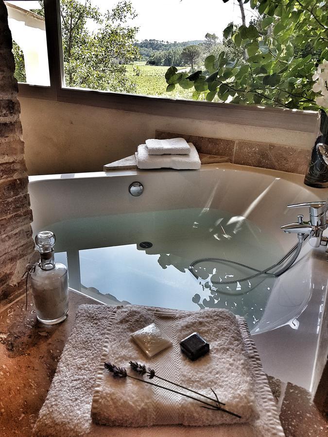 Le Domaine Saint Martin Bed and Breakfast Flassans-sur-Issole Eksteriør billede